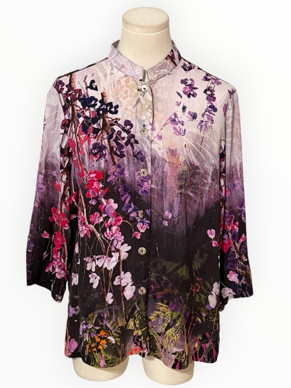 CITRON Santa Monica 100% Silk
Floral Blouse Top Shirt Watercolor Button Purple L